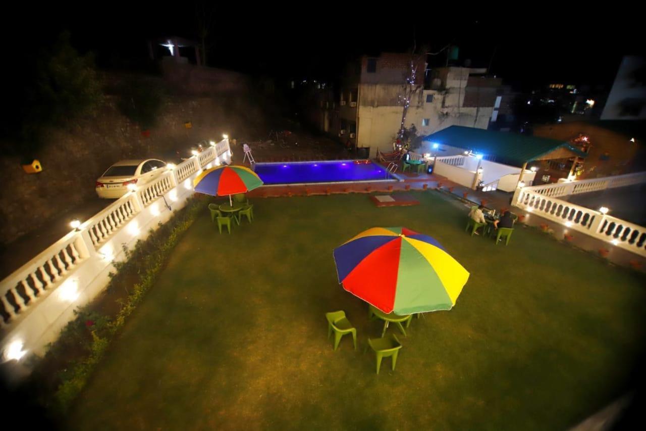 מלון Rishikesh Grand מראה חיצוני תמונה