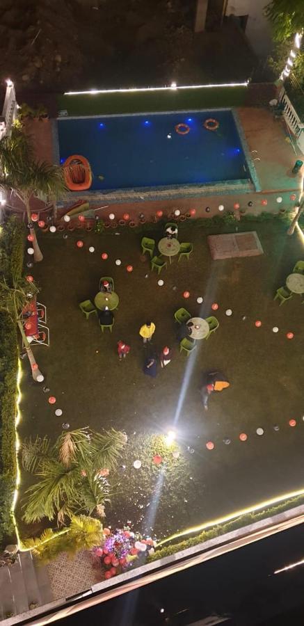 מלון Rishikesh Grand מראה חיצוני תמונה